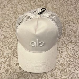 Alo yoga hat NWT
